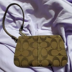 ☀️Coach Wristlet